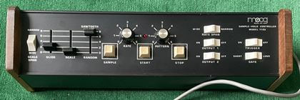 Moog-Model 1125 Sample-Hold Controller